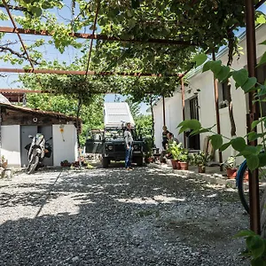 eco-garten-guest-house.albaniahotels.org/