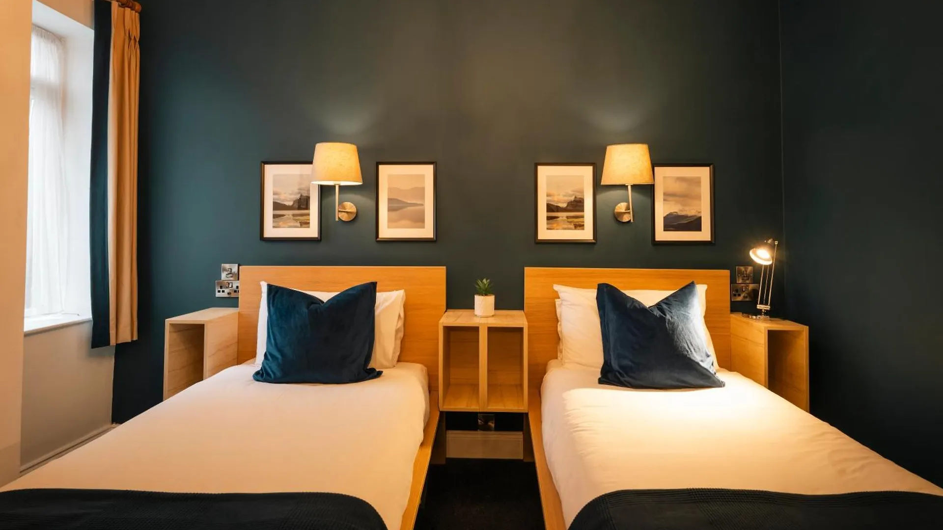 Guest house Celtic Lodge Guesthouse - Restaurant & Bar Dublin
