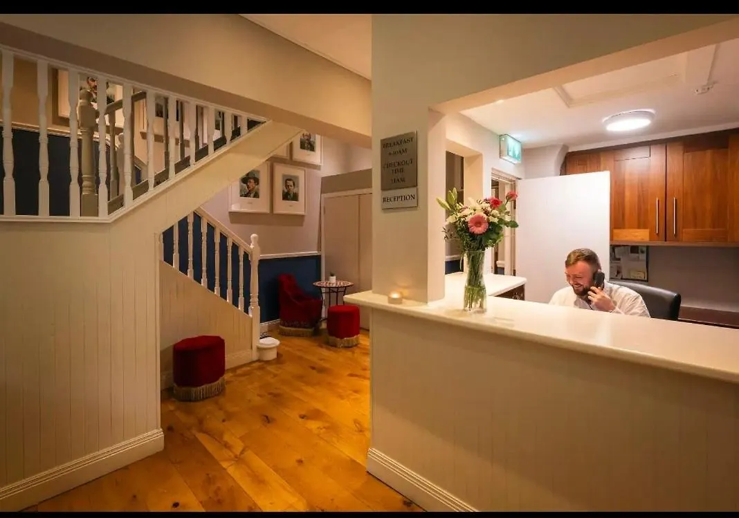 Guest house Celtic Lodge Guesthouse - Restaurant & Bar Dublin